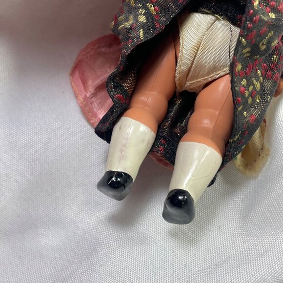 Vintage Handcrafted European Folk Art Doll With Traditional Dress & Hat Collecti - Picture 3 of 8